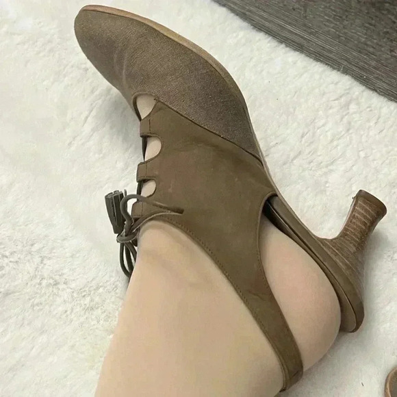 Vintage Salvatore Ferragamo Lace Up Suede Canvas Slingback Kitten Heels Beige - Picture 16 of 16